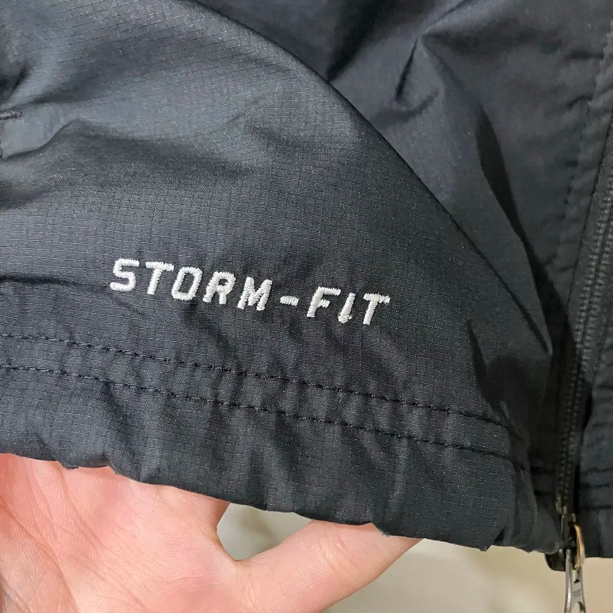 ウィンドブレーカー ジャケット