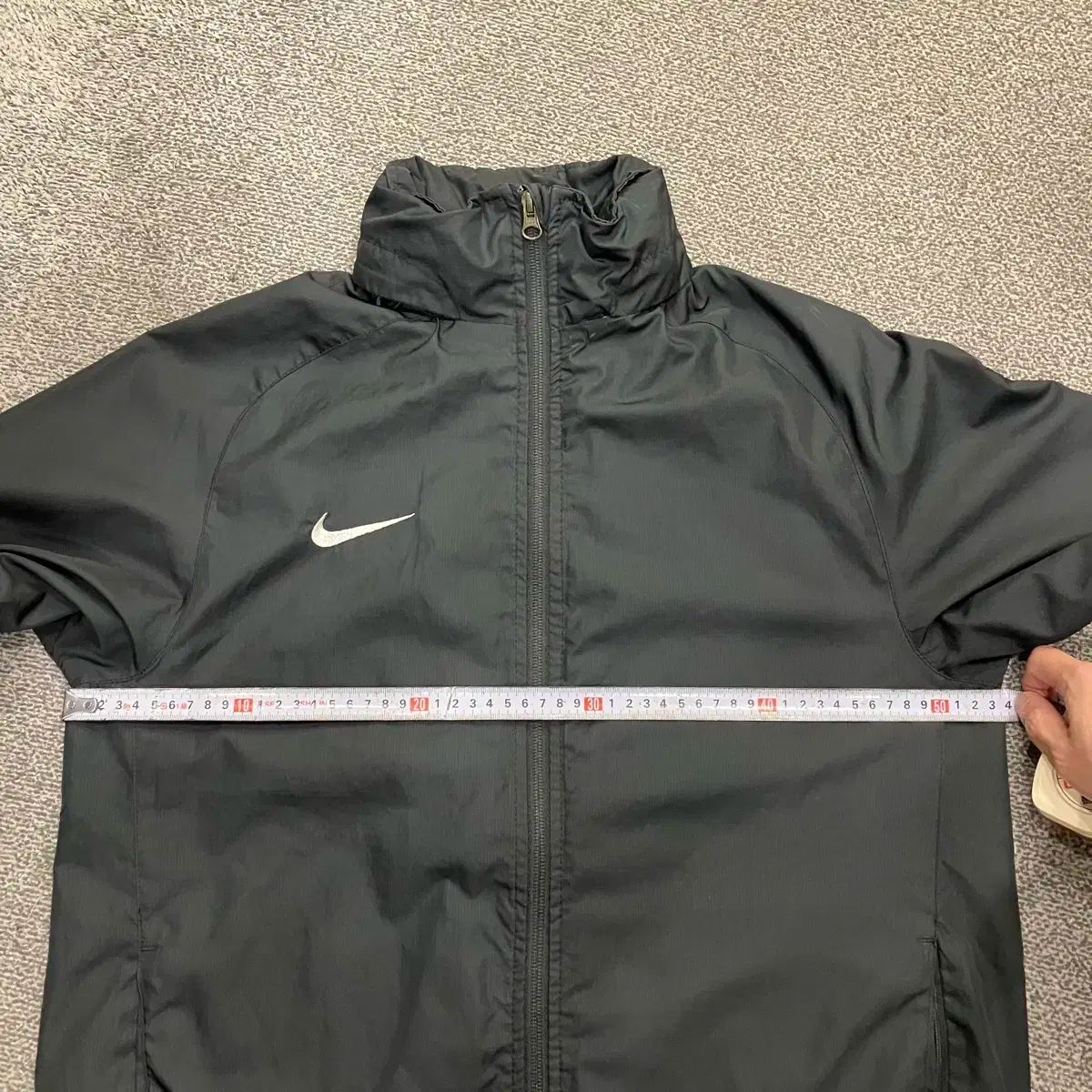 589 NIKE