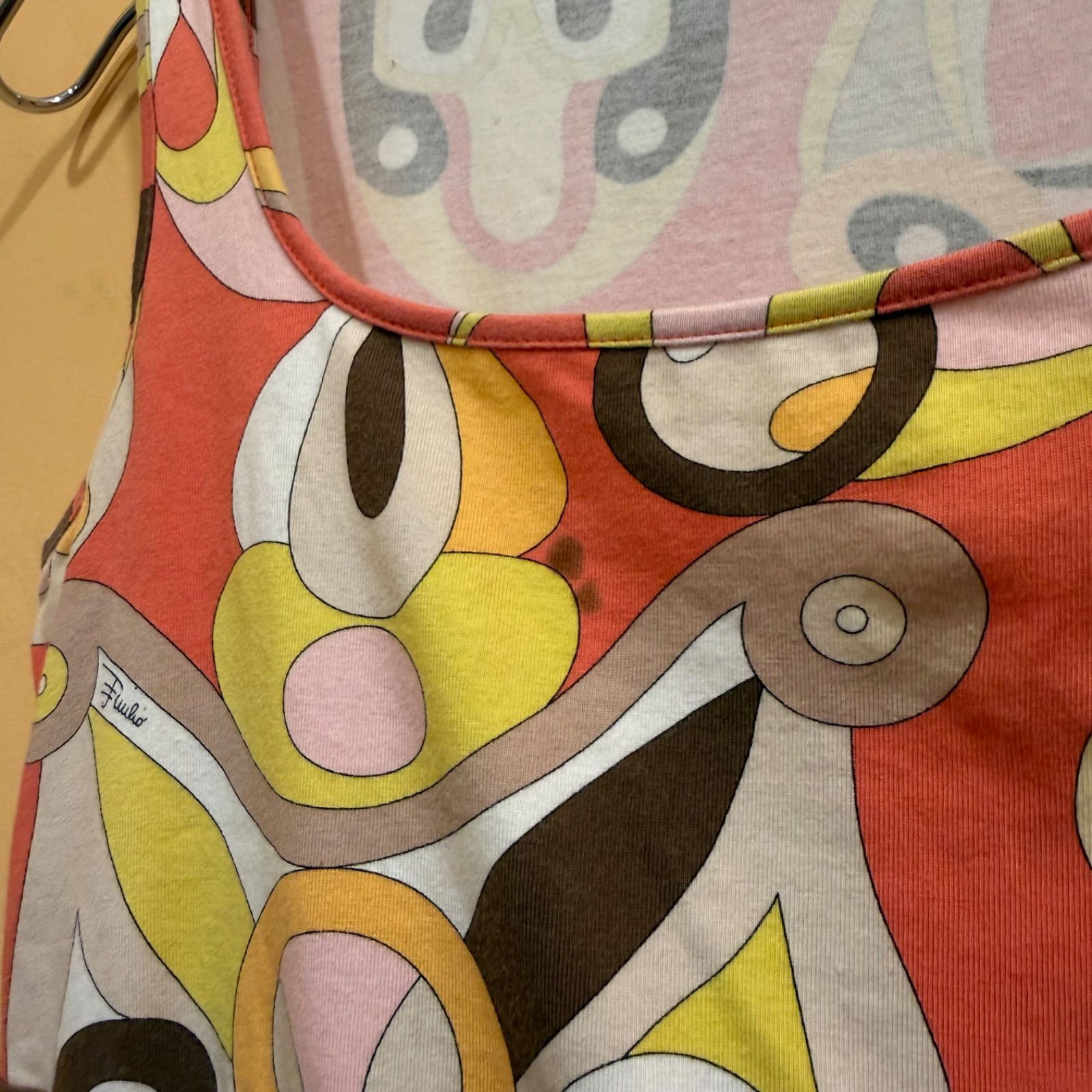 ノースリーブ 総柄