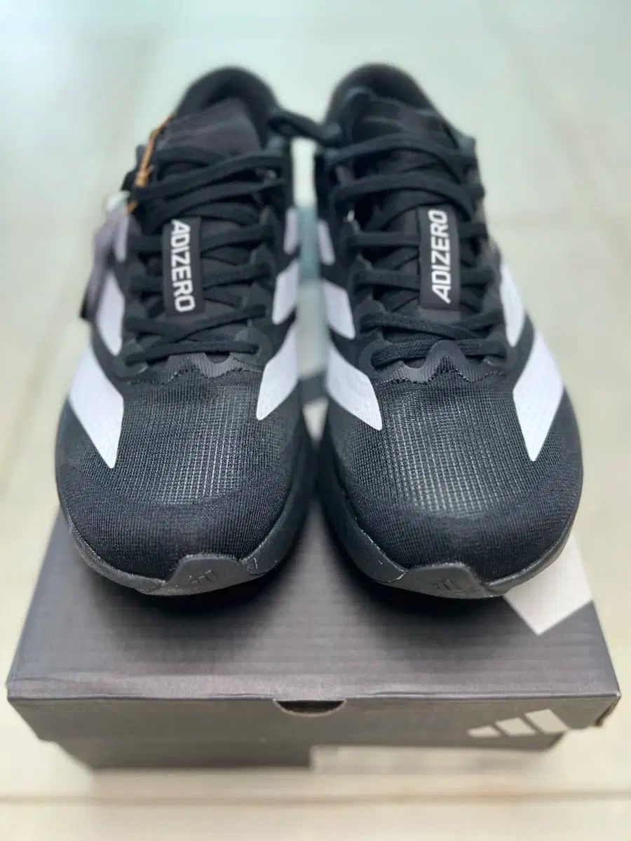 アディダス アディゼロ エボ SL ブラック 白 260