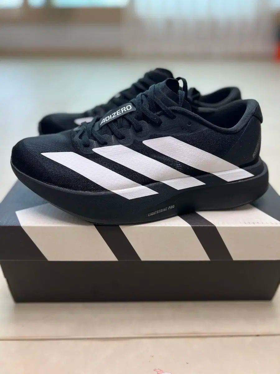 アディダス アディゼロ エボ SL ブラック 白 260