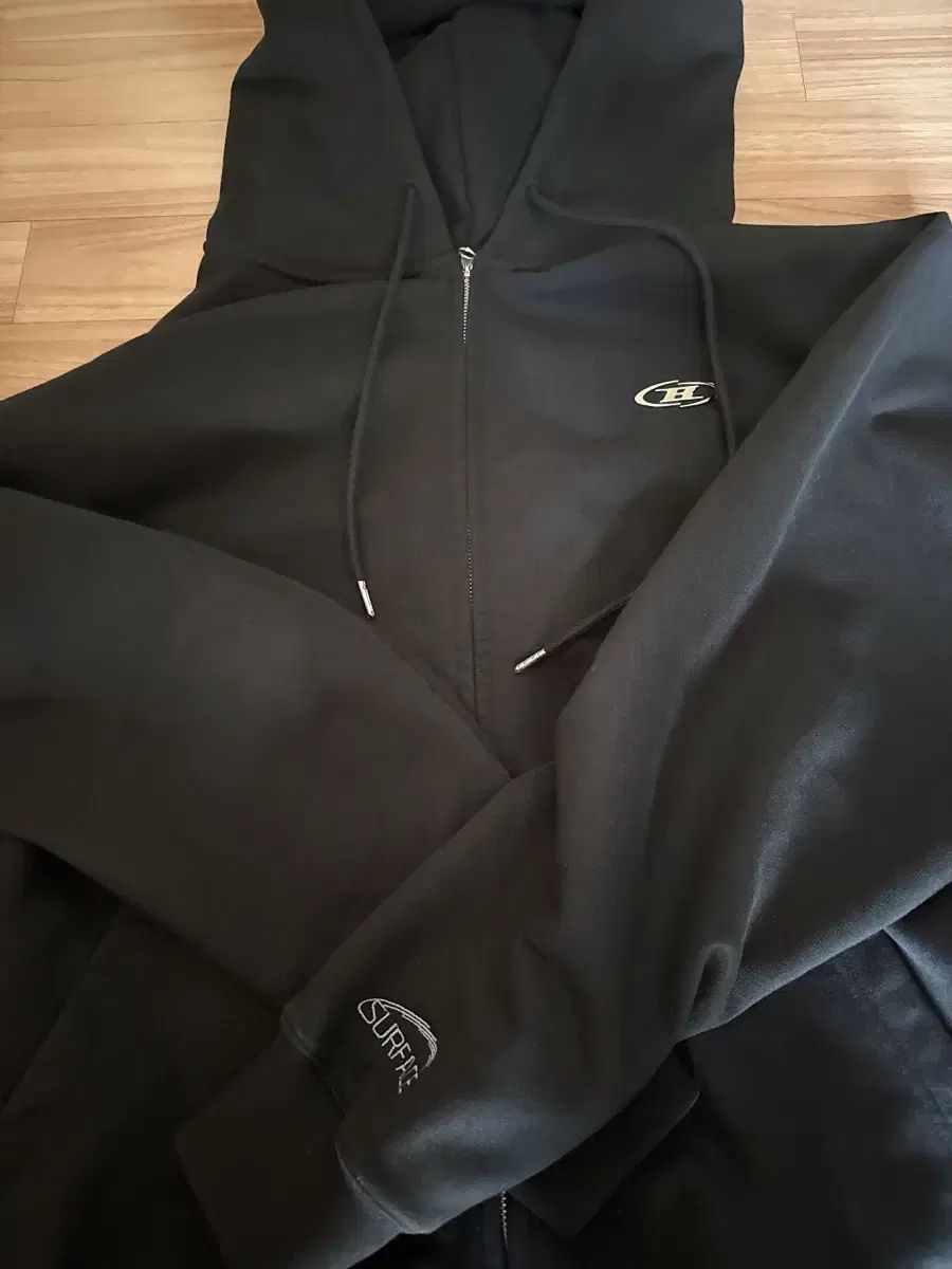 BORN TO WIN フードジップアップ ブラック 1サイズ