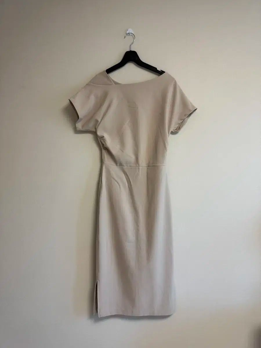 海外限定。 ベージュ セットアップ スーツ スカート セットアップ 【大歓迎】