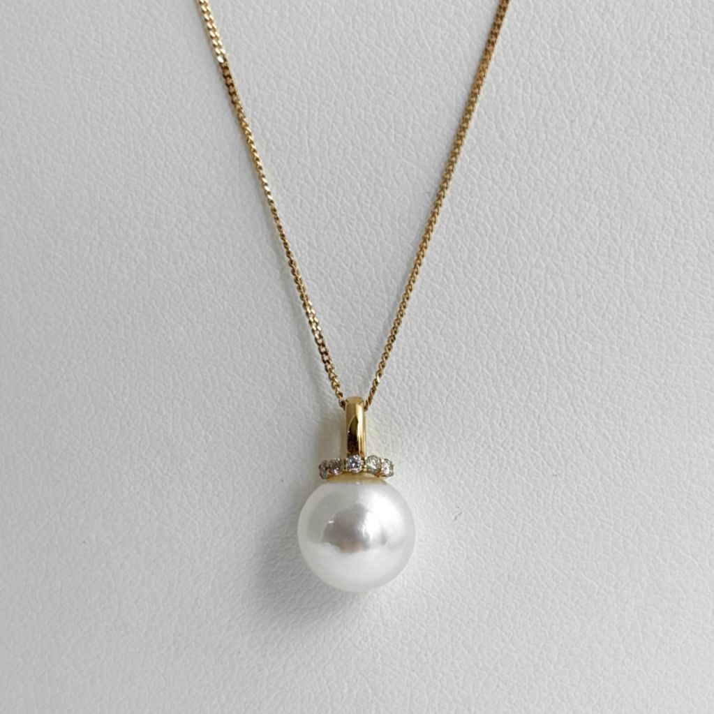 あこや本真珠 テリ抜群 無調色 8.5-9 mm K 18 ネックレス ダイヤモンド