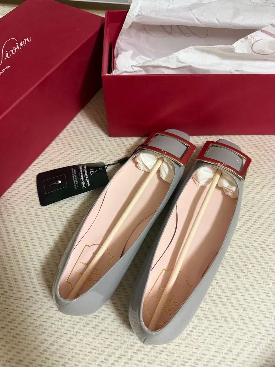 ロジェ ヴィヴィエ グレー フラット