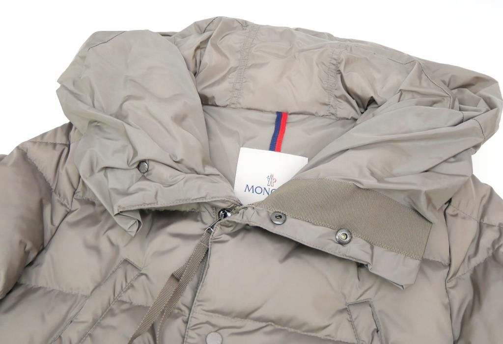 ダウンジャケット ベージュ