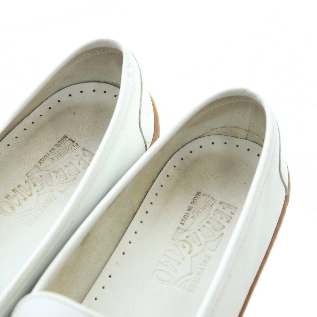 Salvatore Ferragamo アイボリー ローファー セール】 Salvatore Ferragamo ROLO ローファー （フラットシューズ