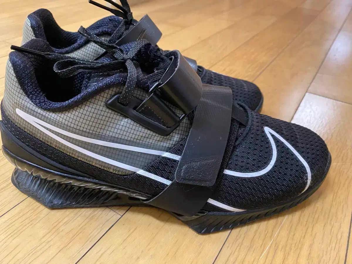 ナイキ レオ マロス 4 ウエイトリフティング シューズ ブラック 250