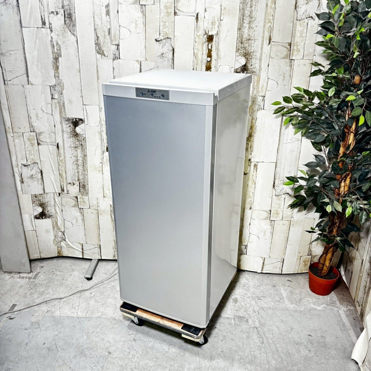 送料込み最安値！MITSUBISHI MF-U12D-S1　三菱ノンフロン冷凍庫 送料込み最安値！MITSUBISHI MF-U12D-S1 三菱ノンフロン冷凍庫 三菱