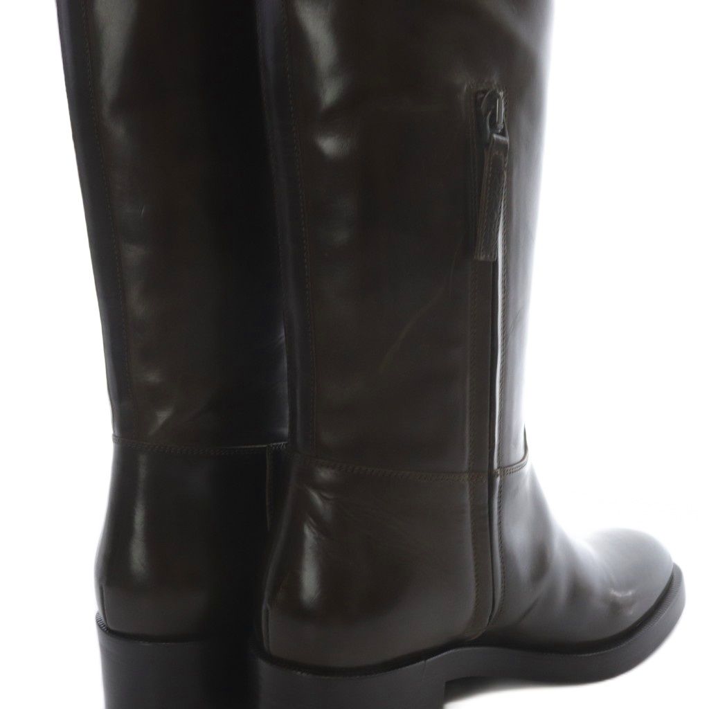 ダークブラウン