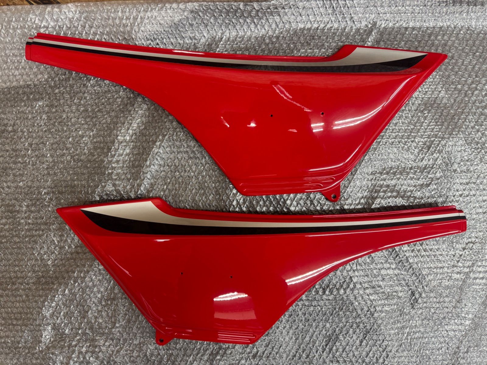 Z 400 GP 550 ノーマルサイドカバー サイドカバー リペイント品 ペイント後 エムゼクト