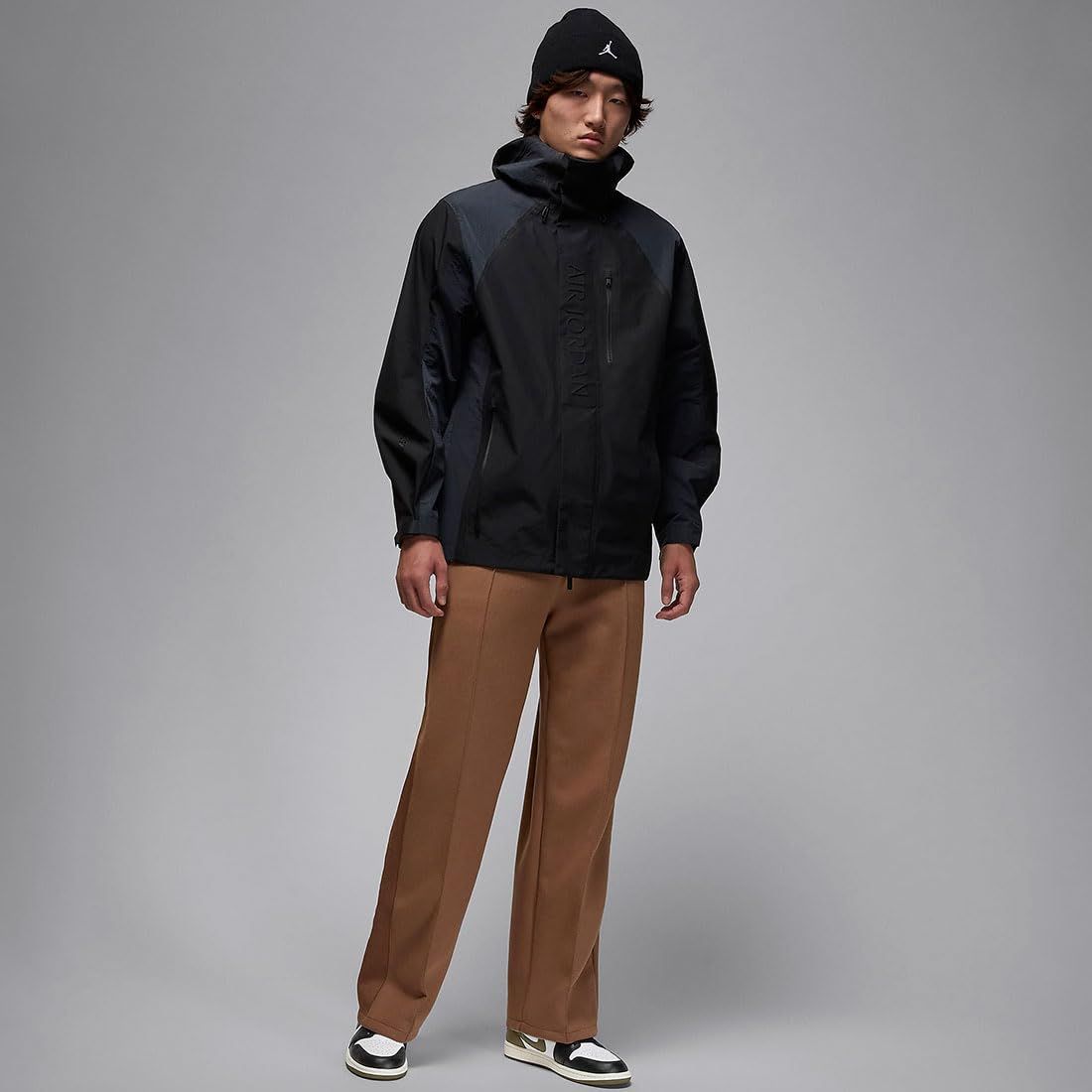  ナイキ エア ジョーダン 1 ロー AIR JORDAN LOW ブラック ミディアムオリーブ ホワイト 553558-092 30.0 cm その他 陸上競技