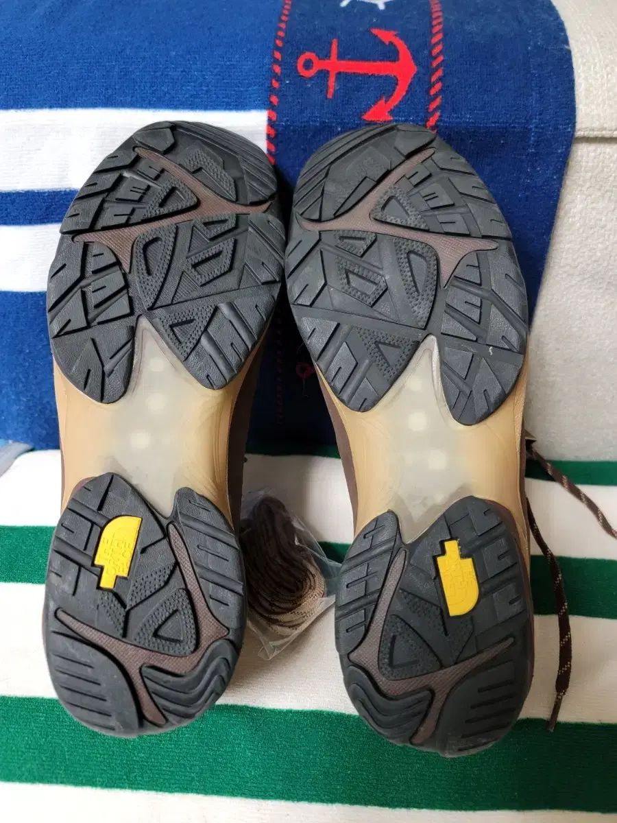 THE NORTH FACE ゴアテックス 登山靴 275mm MERCADOAVALIA_COM_BR