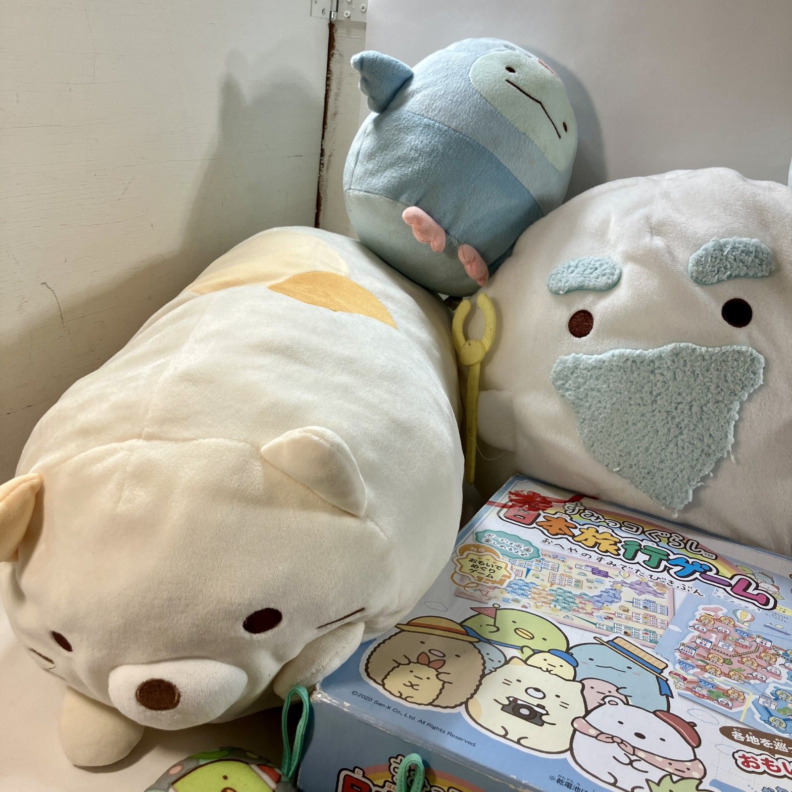 すみっコぐらし グッズ 50点 まとめ商品 ぬいぐるみ 知育玩具 雑貨 キーホルダー マスコット 等 すみっこ 4 25 kg