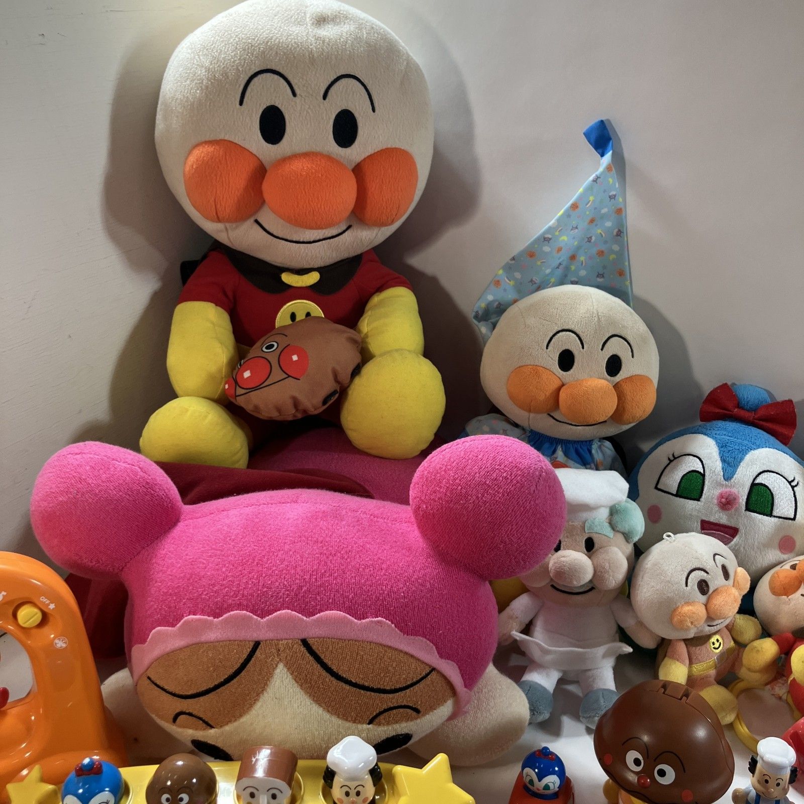 アンパンマン あんぱんまん ぬいぐるみ まとめ 小物 ばいきんまん こきんちゃん ドキンちゃん チーズ 等 おもちゃ 6 3 kg