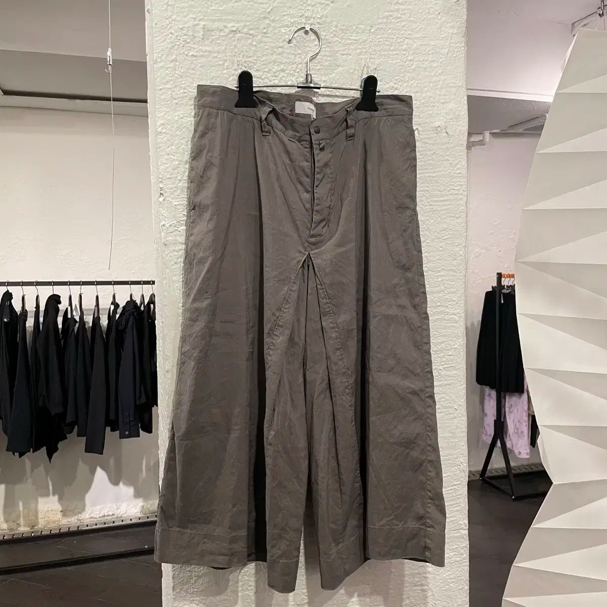 サスクワァッチファブリックス クロップド ハカマ パンツ