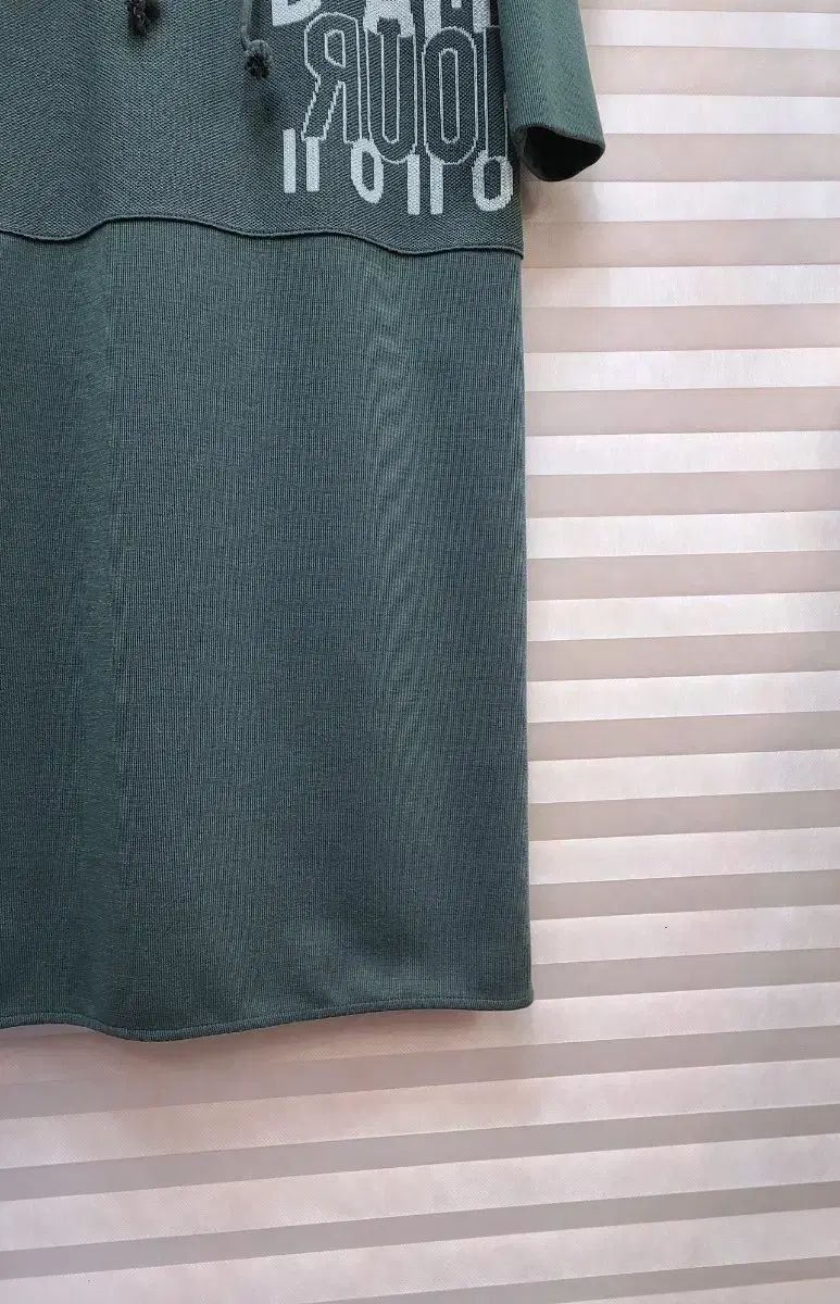 フード ロング丈ワンピース