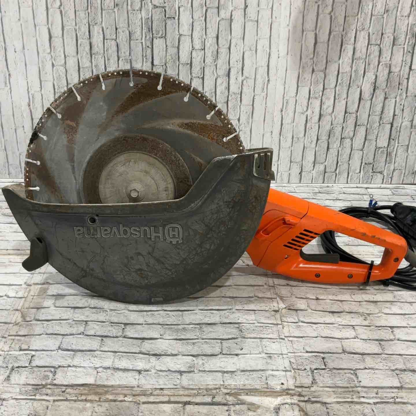 ハスクバーナ Husqvarna