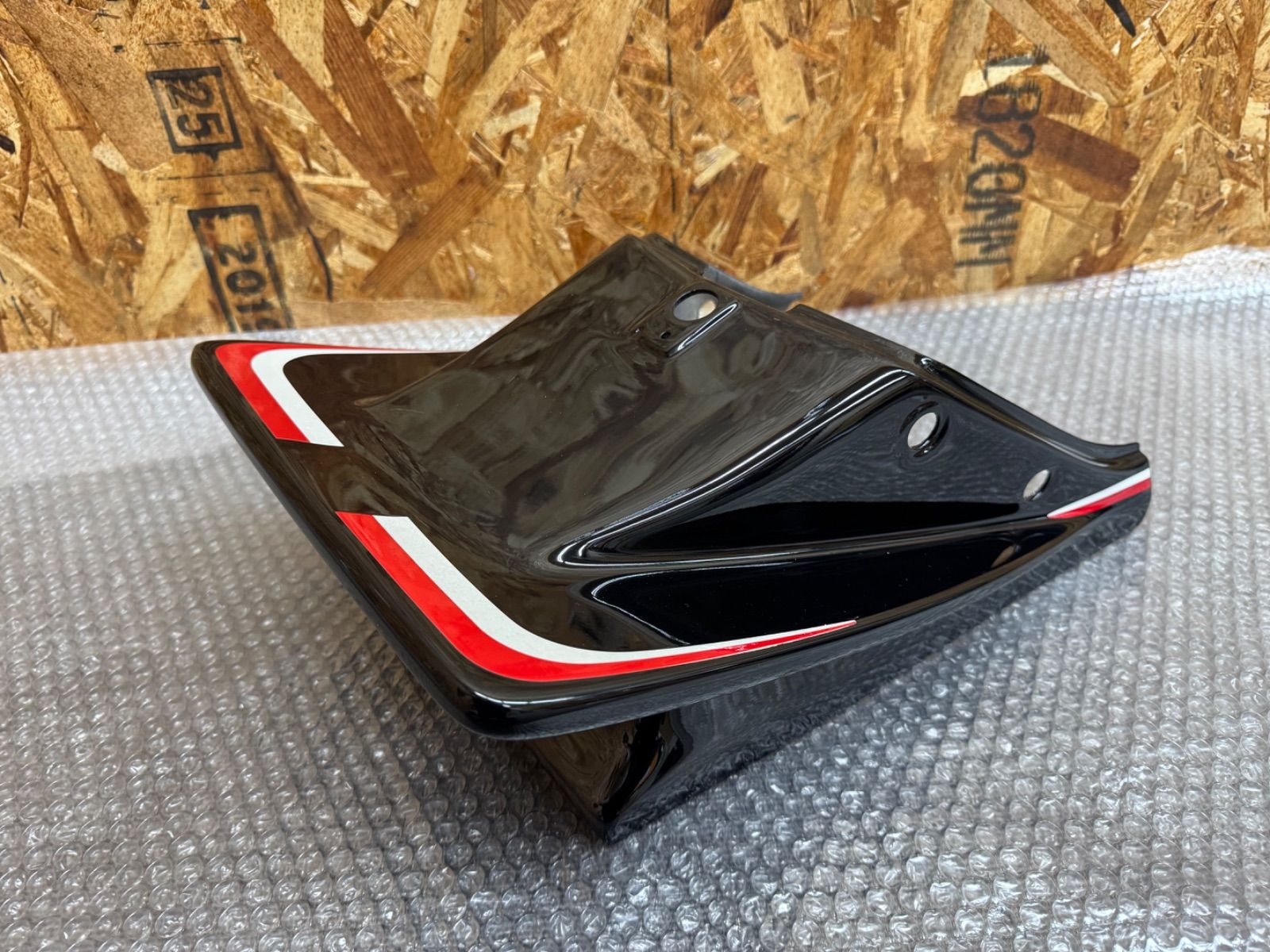 Z400GP テールカウル 羽 ハネ Z400F Z550GP Z400GP テールカウル 羽 ハネ Z400F Z550GP - メルカリ