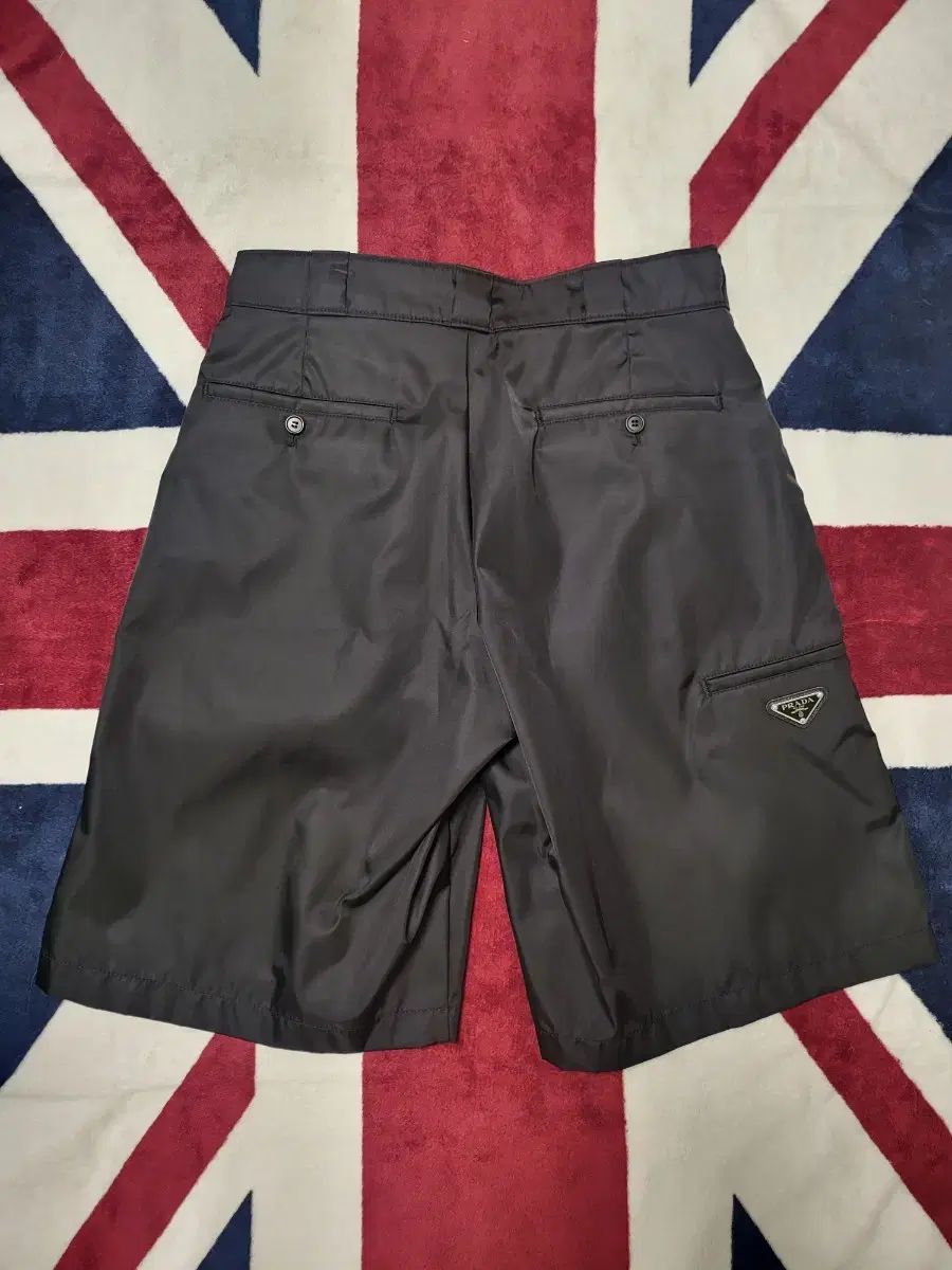プラダ リナイロン バミューダ ハーフパンツ