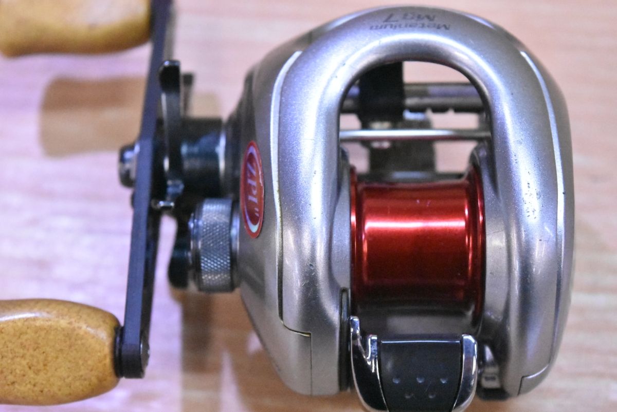 フィッシング シマノ 07 メタニウム Mg7 左巻き ベイトリール SHIMANO