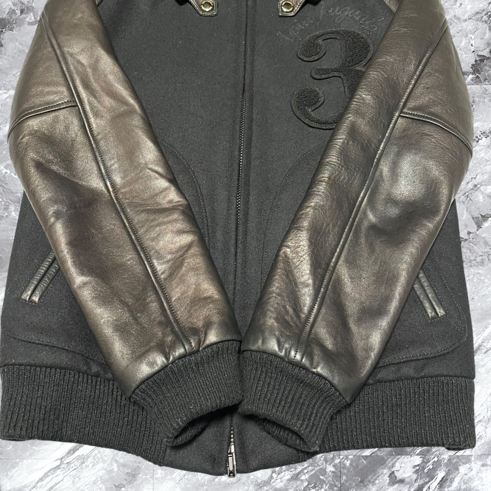 1piu1uguale3 ウノピュウノウグァーレトレ スタジャン シープレザー 本