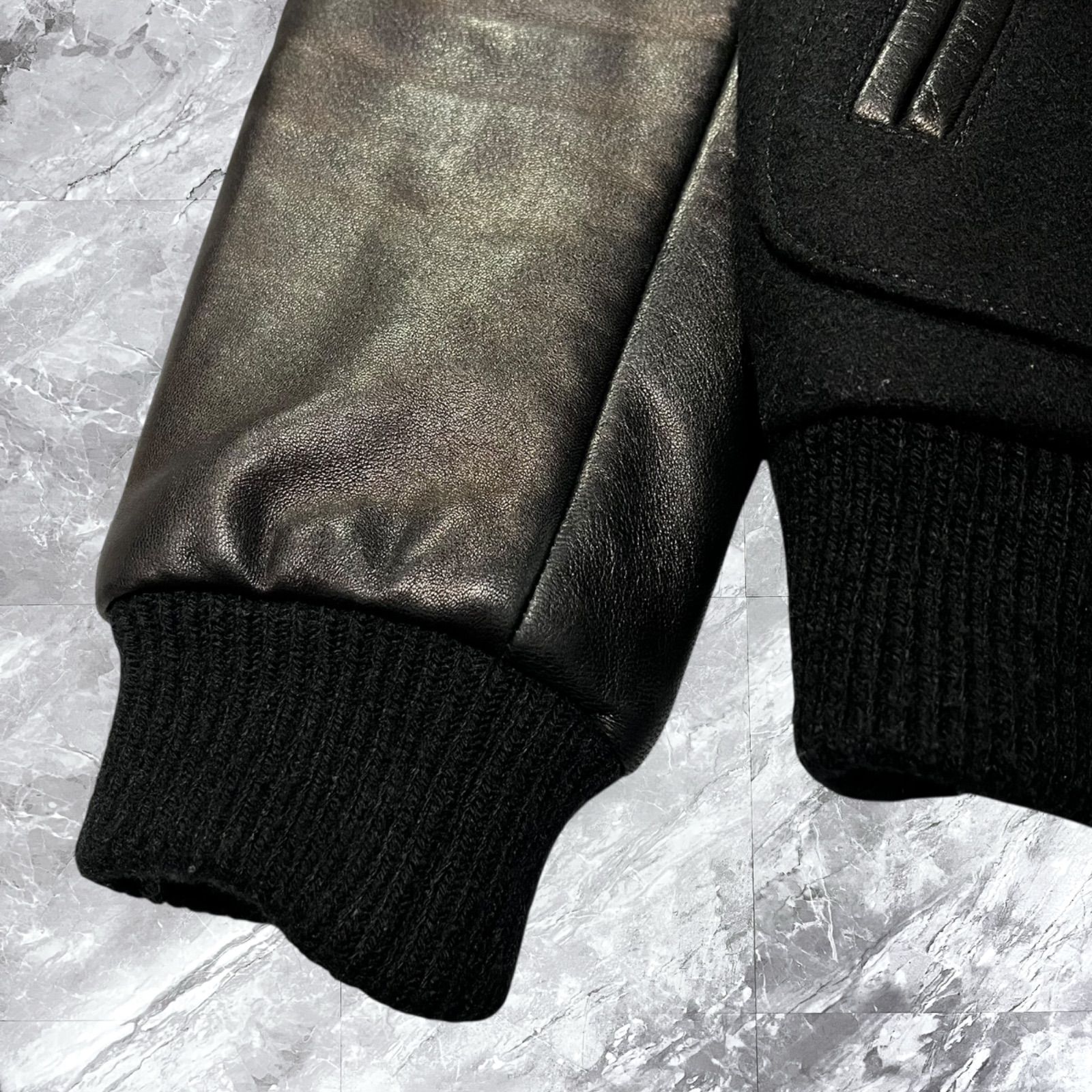 1piu1uguale3 ウノピュウノウグァーレトレ スタジャン シープレザー 本革 羊革 切り替え カシミヤ カシミア ウール ワッペン 刺繍 ジップアップ ダブルジッパー ブラック 黒色 サイズ3 S相当