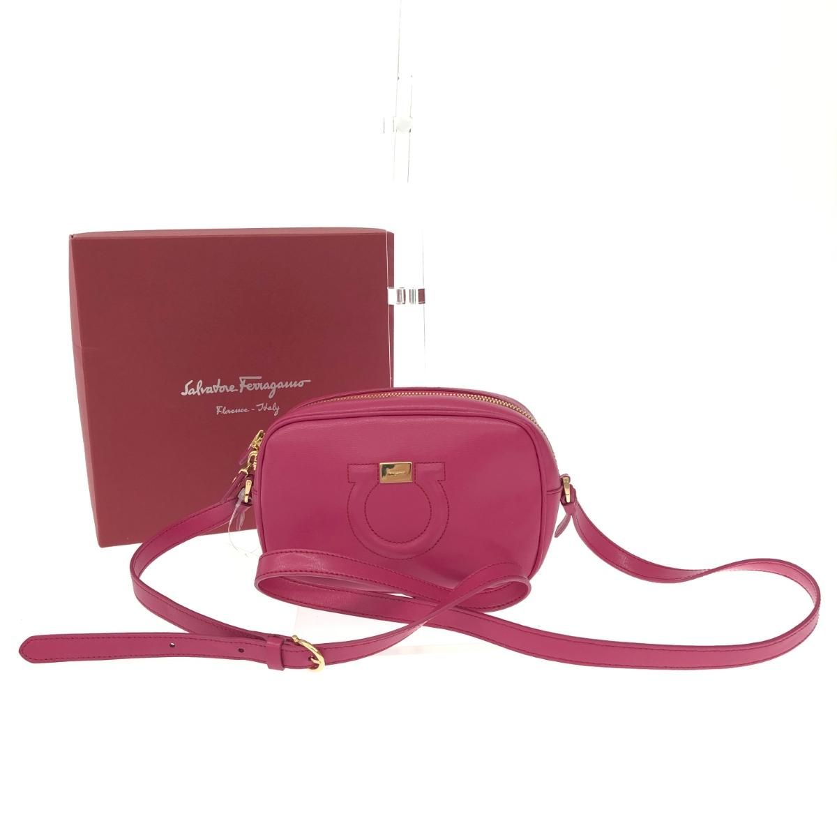 Salvatore Ferragamo サルヴァトーレフェラガモ ガンチーニ/ショルダー