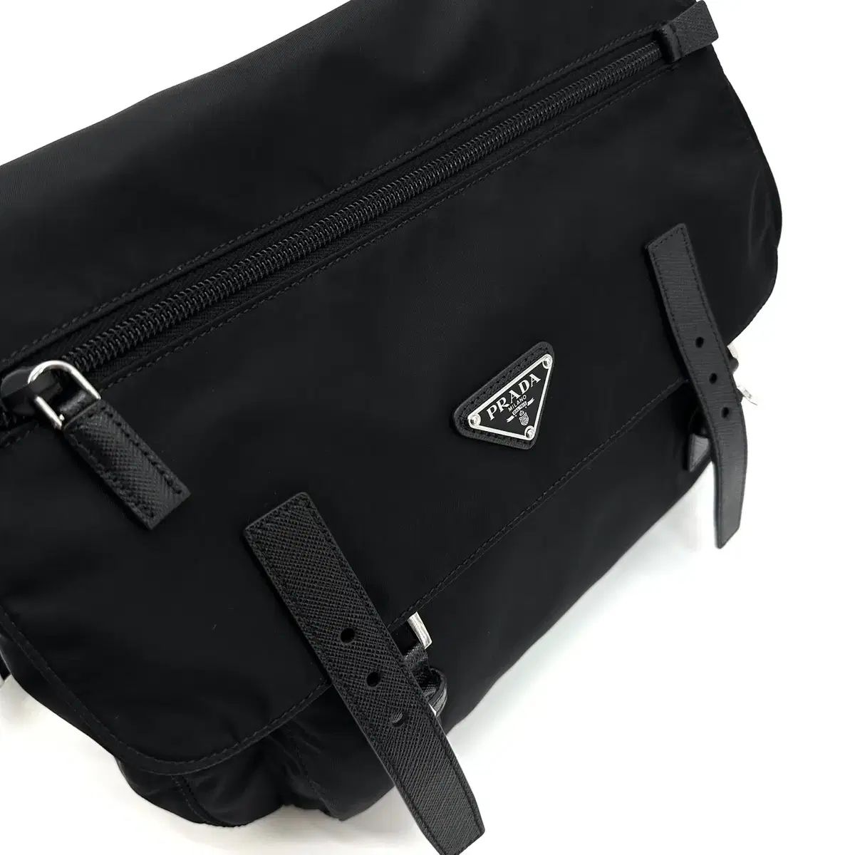  PRADA プラダ ナイロン 三角ロゴ メッセンジャーバッグ クロスバッグ 1 BD 671 メッセンジャーバッグ ショルダーバッグ