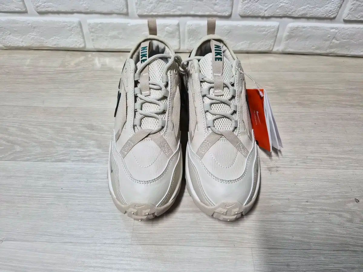 ナイキ TC7900 ライト オア ウッド ブラウン 265mm