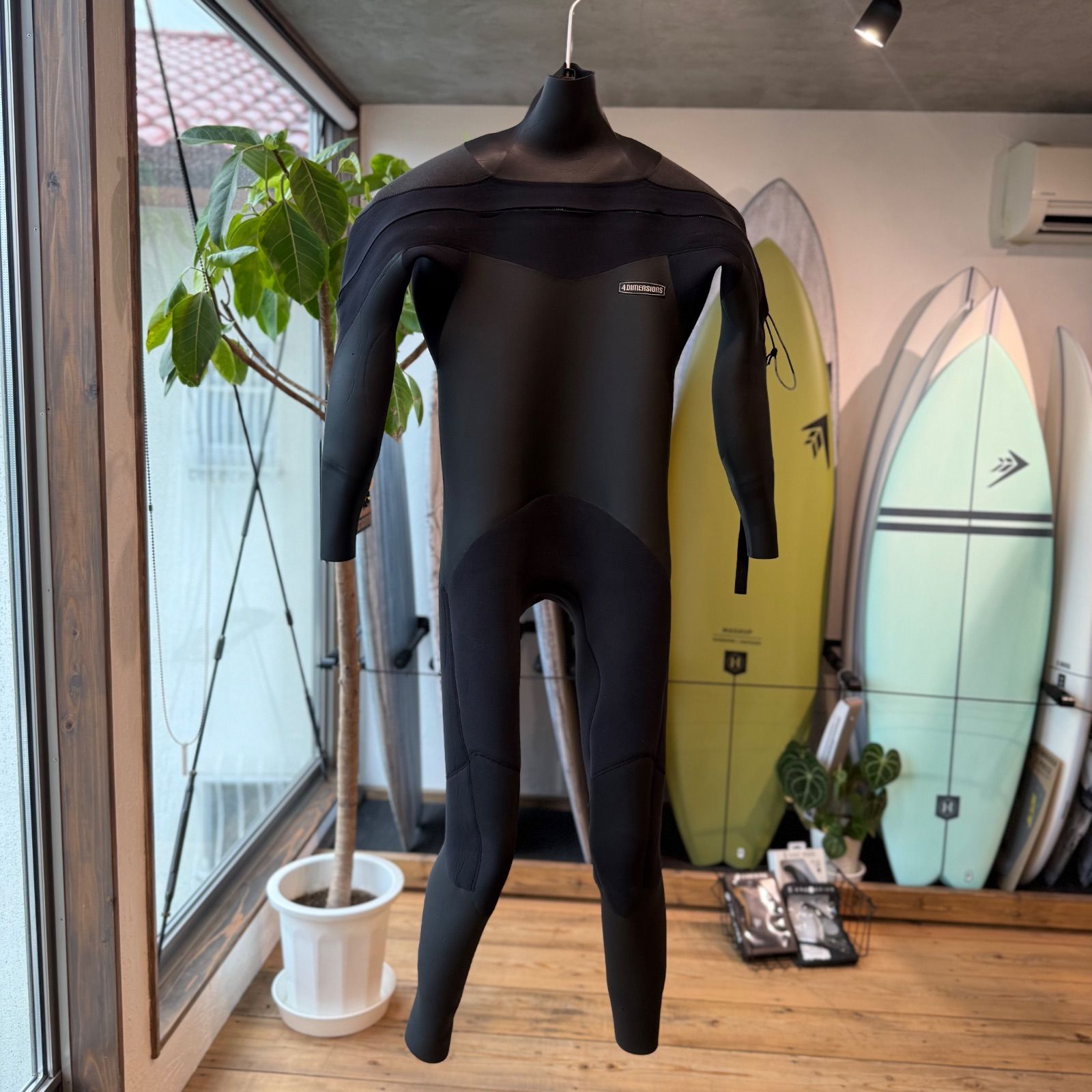 中古 格安 早いもの勝ち ウエットスーツ セミドライ 4DIMENSIONS 168cm