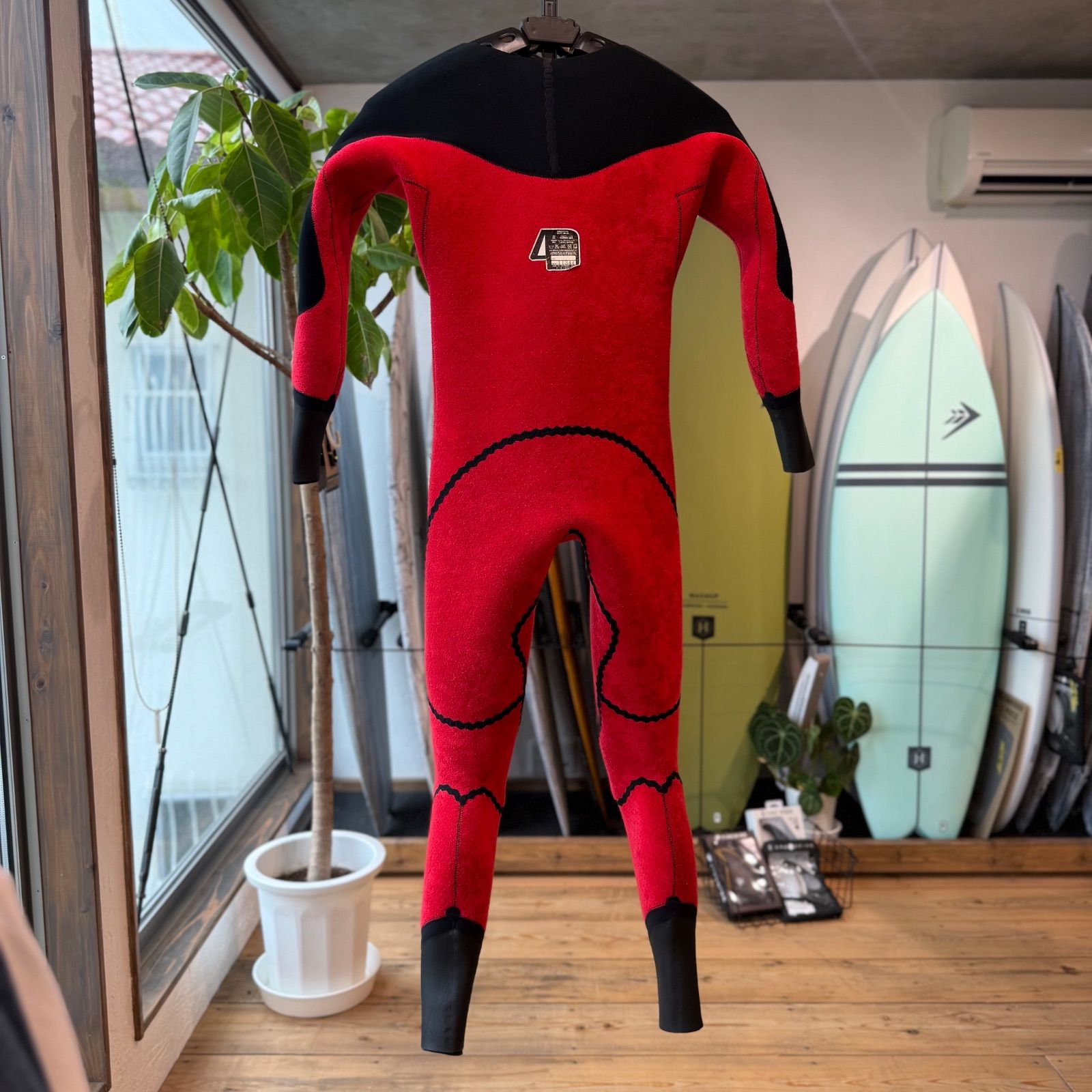 中古 格安 早いもの勝ち ウエットスーツ セミドライ 4DIMENSIONS 168cm