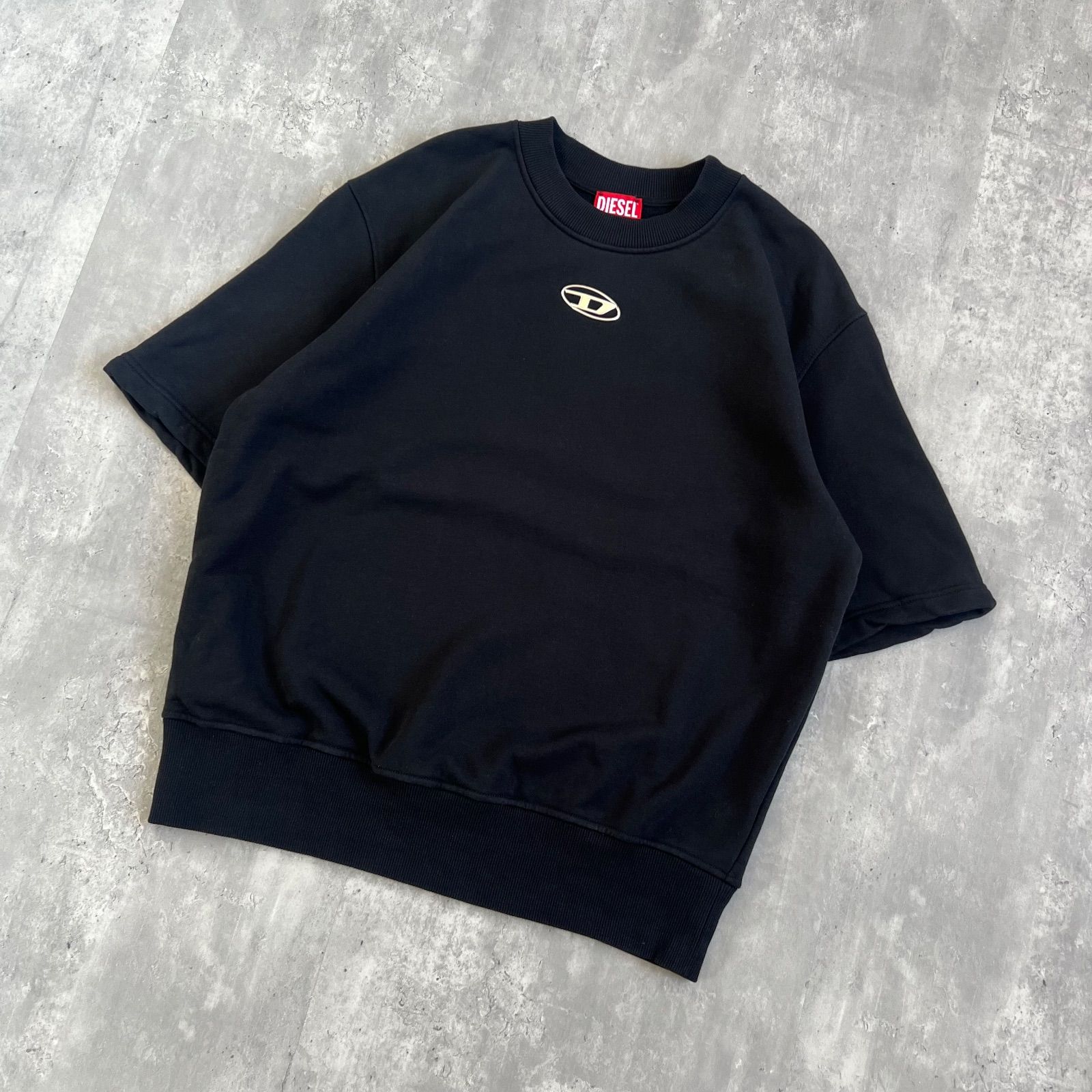 DIESEL ディーゼル オーバルDメタルロゴ スウェット Tシャツ DIESEL ディーゼル オーバルDメタルロゴ スウェット Tシャツ 2026年