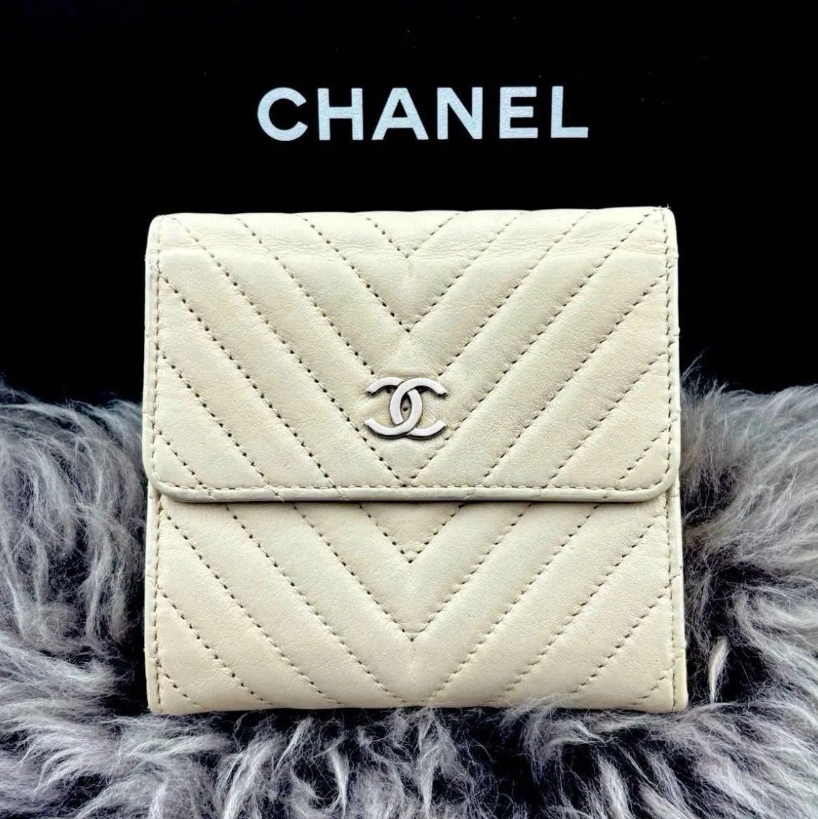 極美品✨】シャネル 財布 シェブロン Wホック 三つ折 - メルカリ