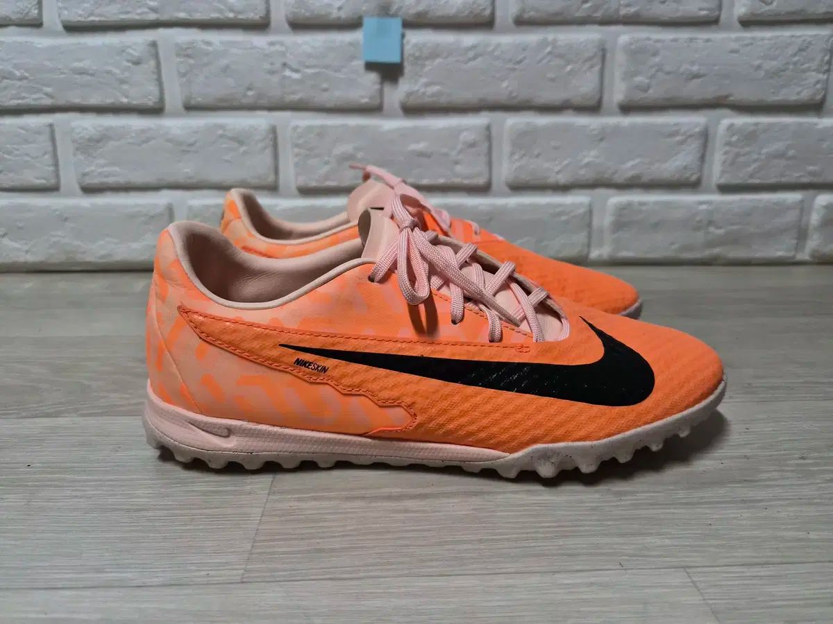 ナイキ ファントムGT サッカーシューズ 255 mm