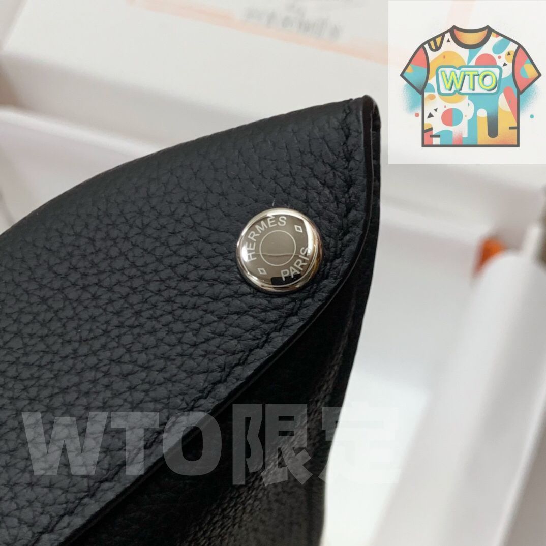 エルメス 男性と女性のための黒のクロスボディバッグ｜