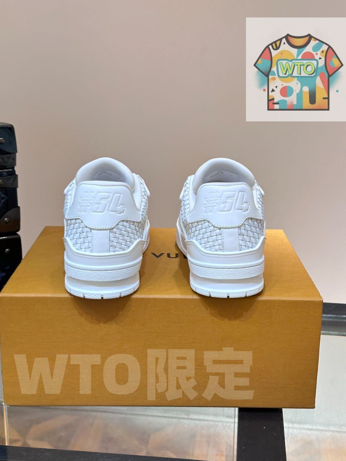 ホワイトメンズカジュアルスニーカー