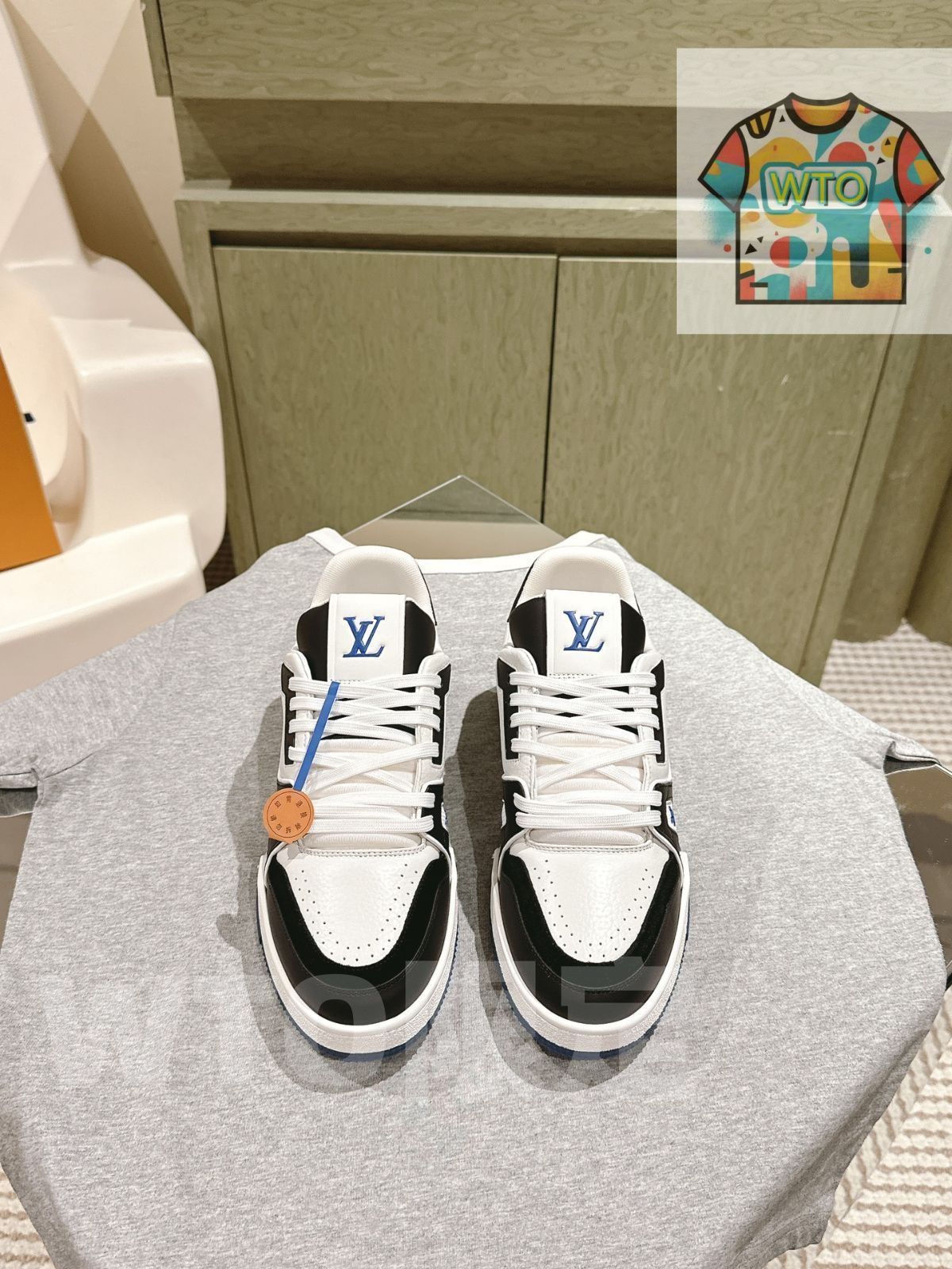 trainer 黒い運動靴