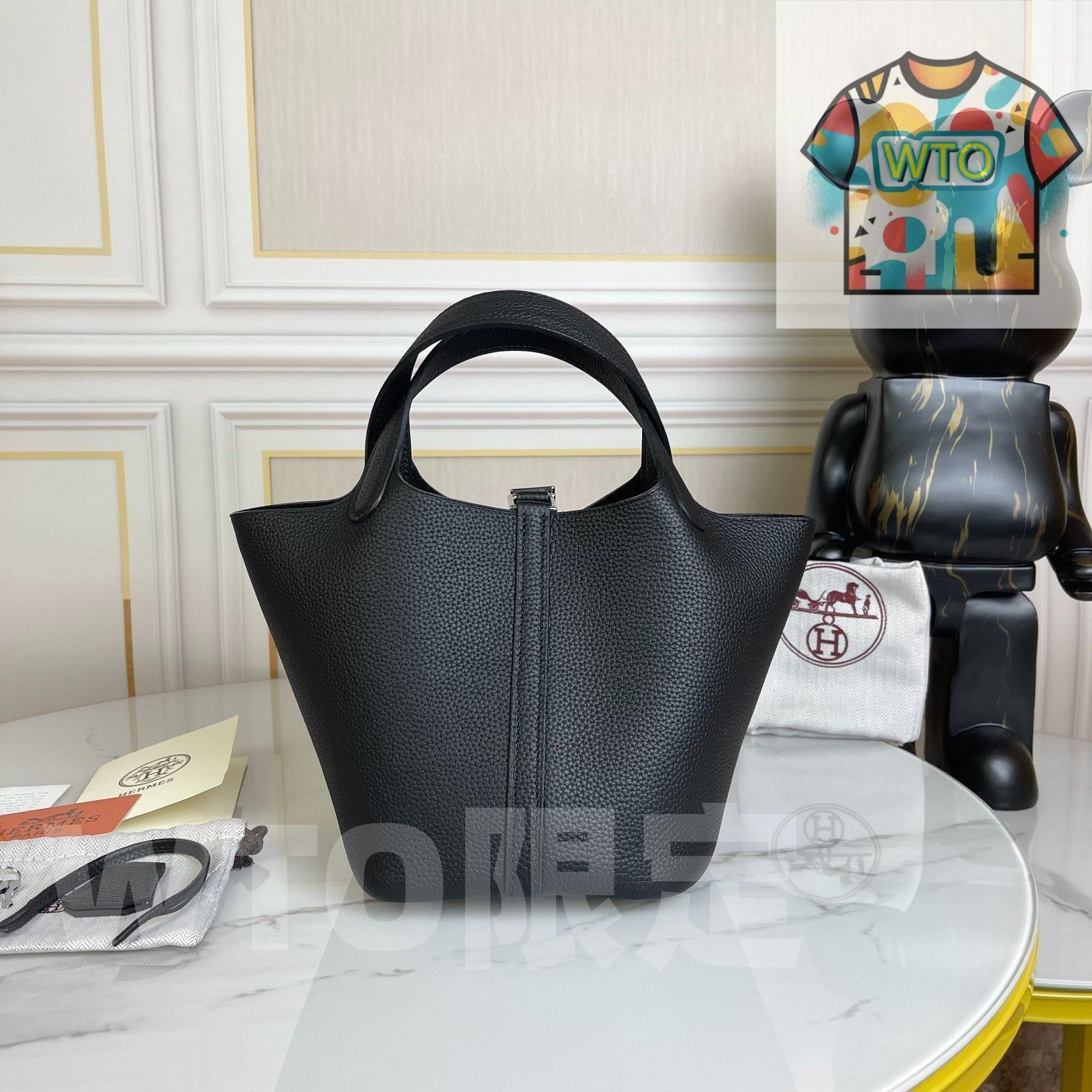 黒の女性用ハンドバッグ｜ ｜