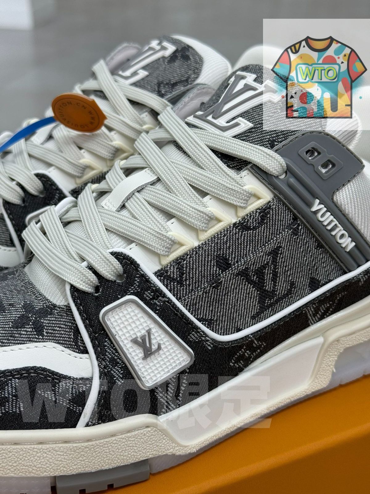 - ブラック＆グレーデニム｜