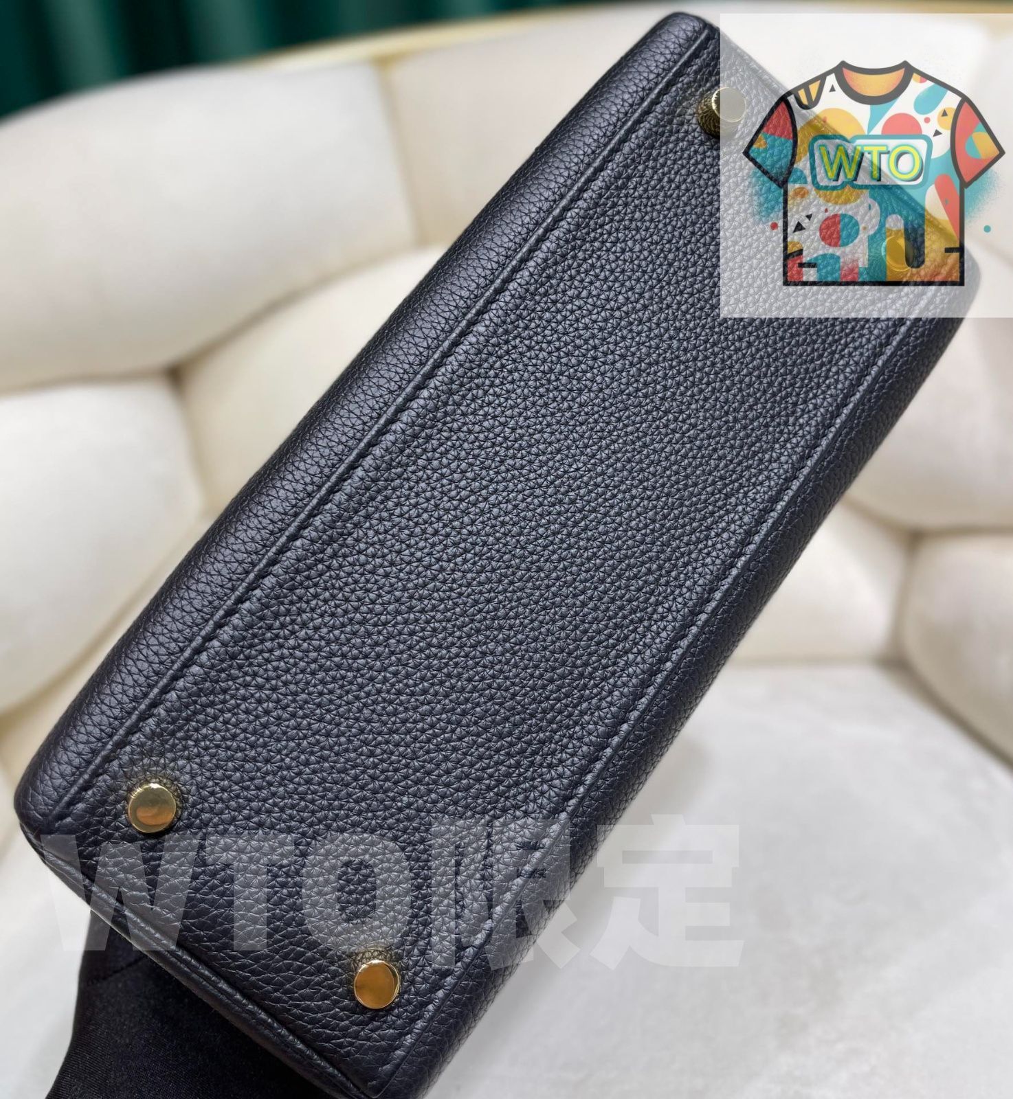 黒の女性用ハンドバッグ｜