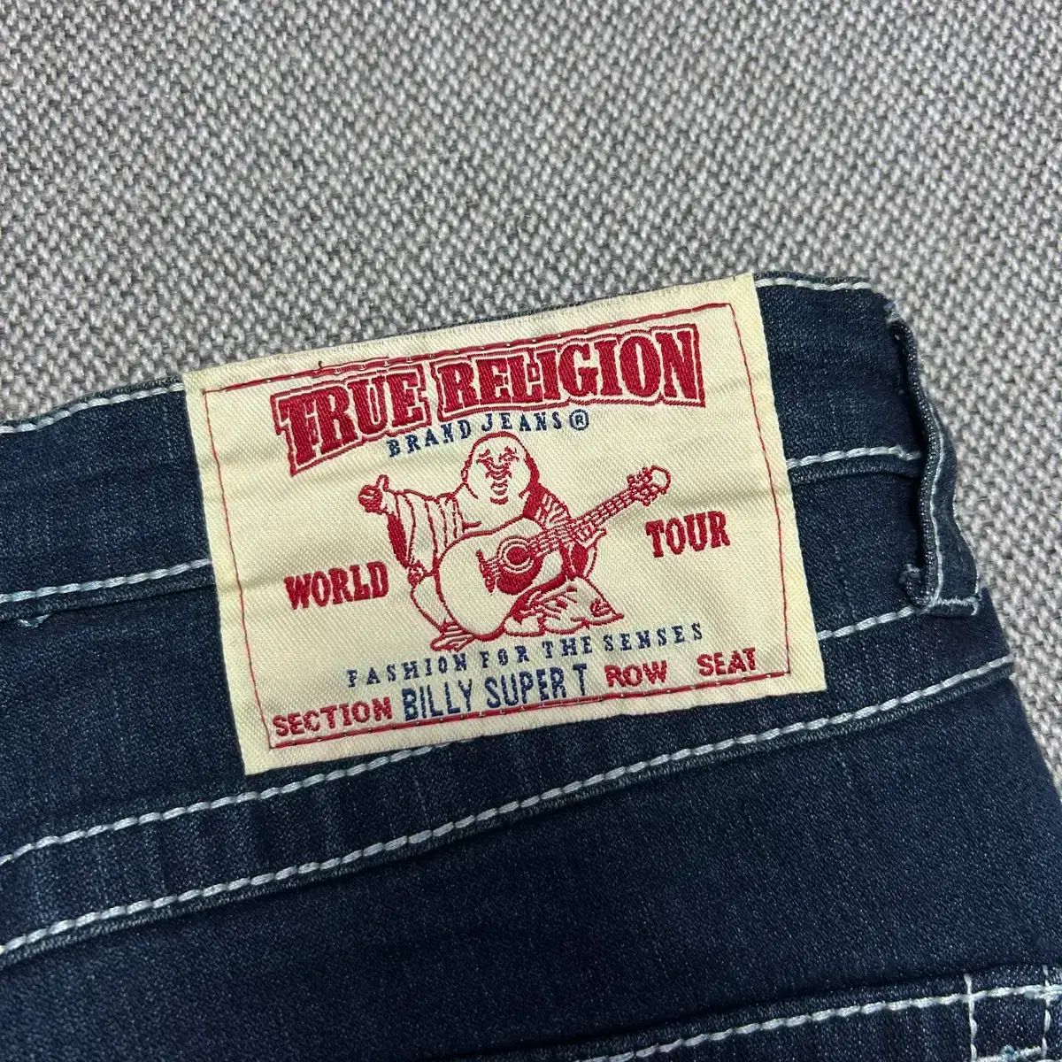 トゥルーレリジョン Billlie SUPER Tシャツ スティッチ デニムパンツ 29