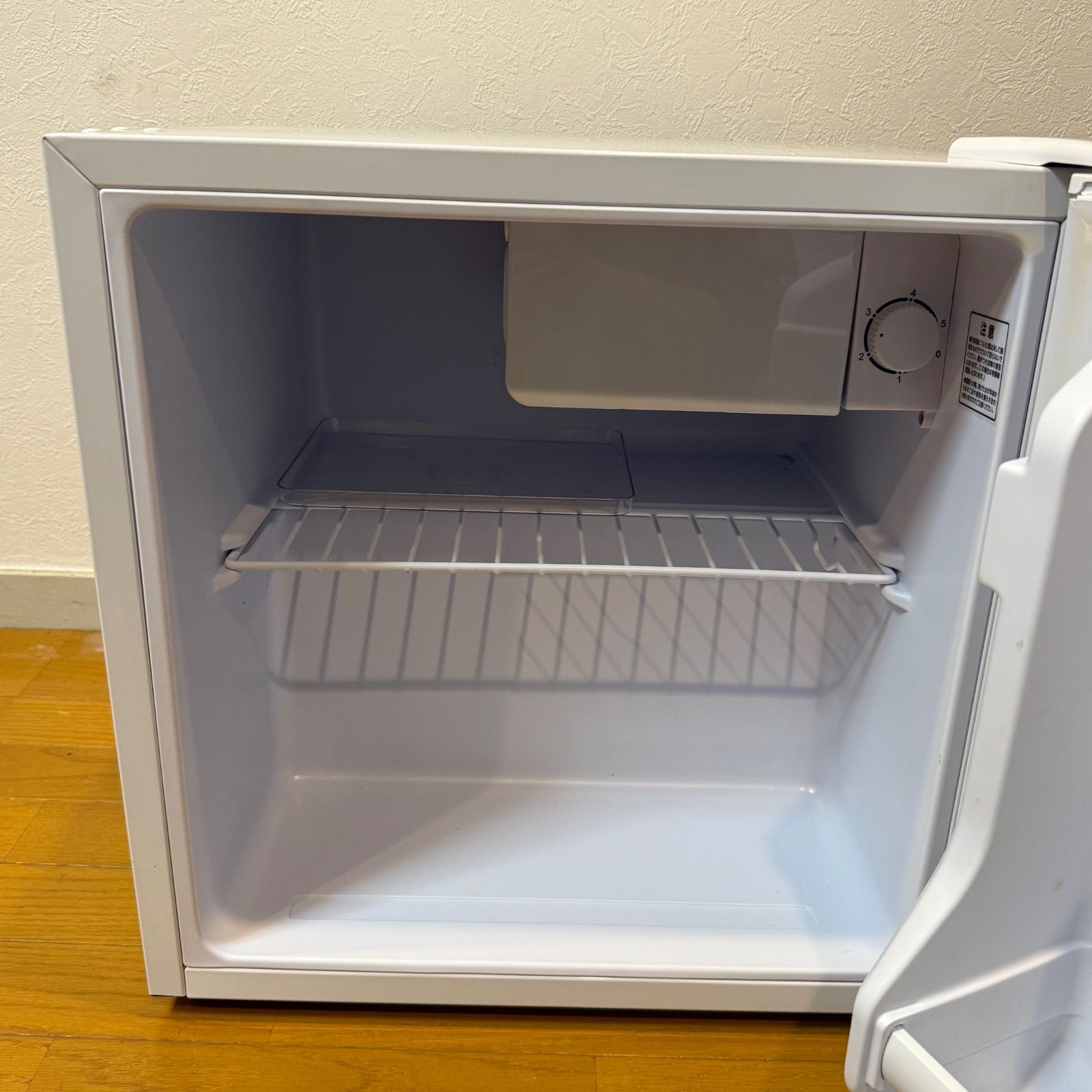 【中古】アイリスオーヤマ小型冷蔵庫 42L 2023年式2511011812 中古】アイリスオーヤマ小型冷蔵庫 42L 2023年式2511011812 【中古