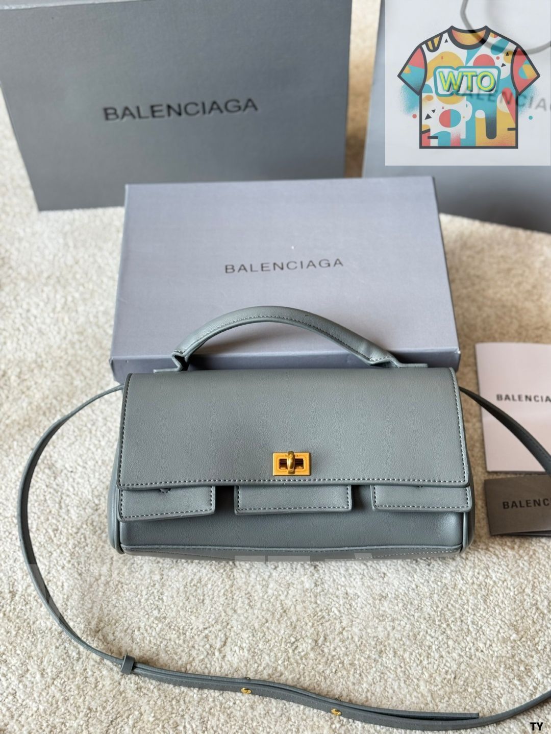 今日 BALENCIAGA Belair Clutch Bag バレンシアガ ベ クラッチ バッグ