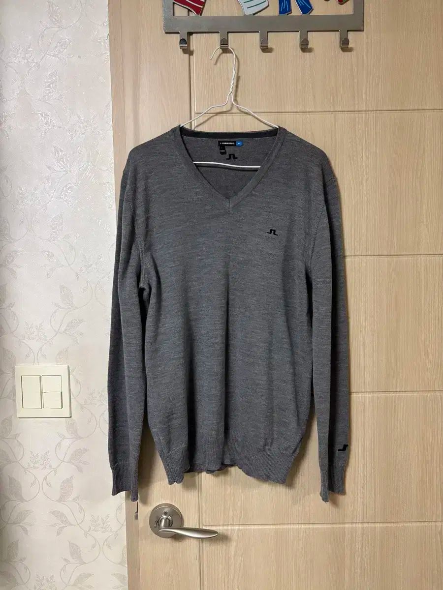 J.LINDEBERG J.リンドバーグ Vネック ニット