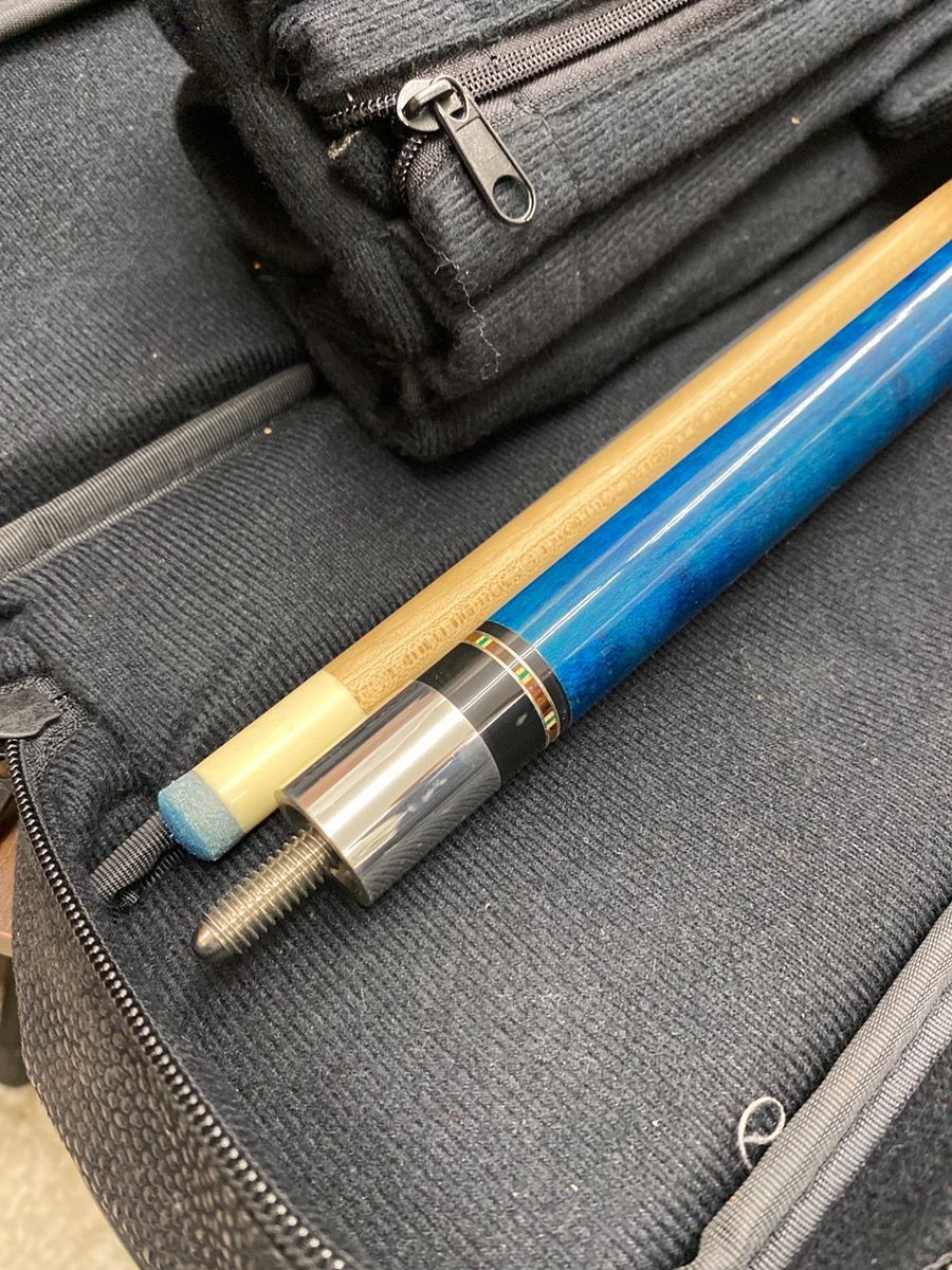 ビリヤードキュー Adam XV ケース付属