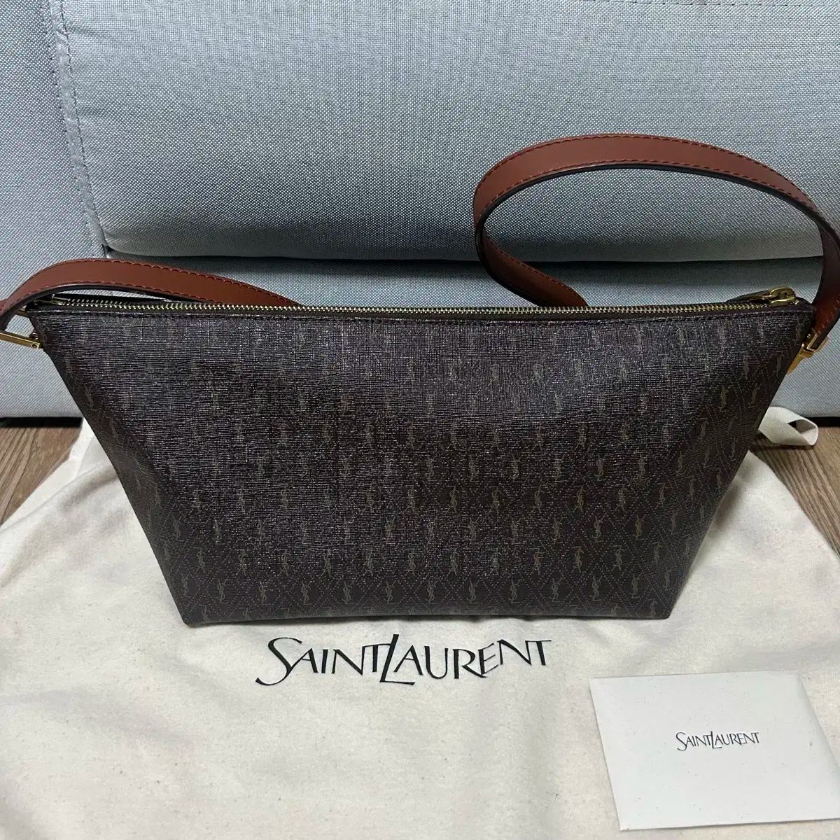 Saint Laurent サンローラン クロスボディーバッグ