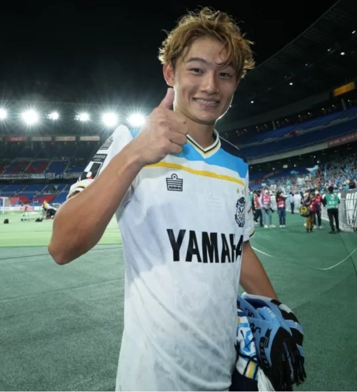 希少 美品 Admiral ジュビロ磐田 2022年 アウェイ オーセンティック