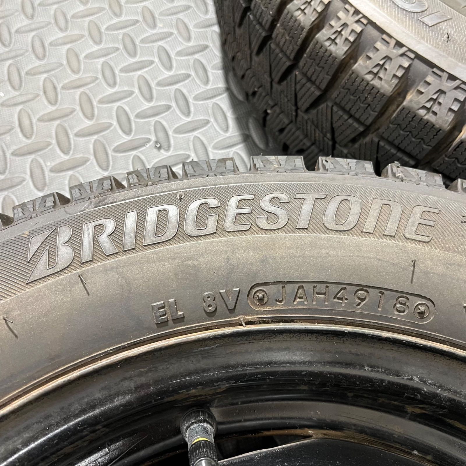 スタッドレスタイヤ 1201