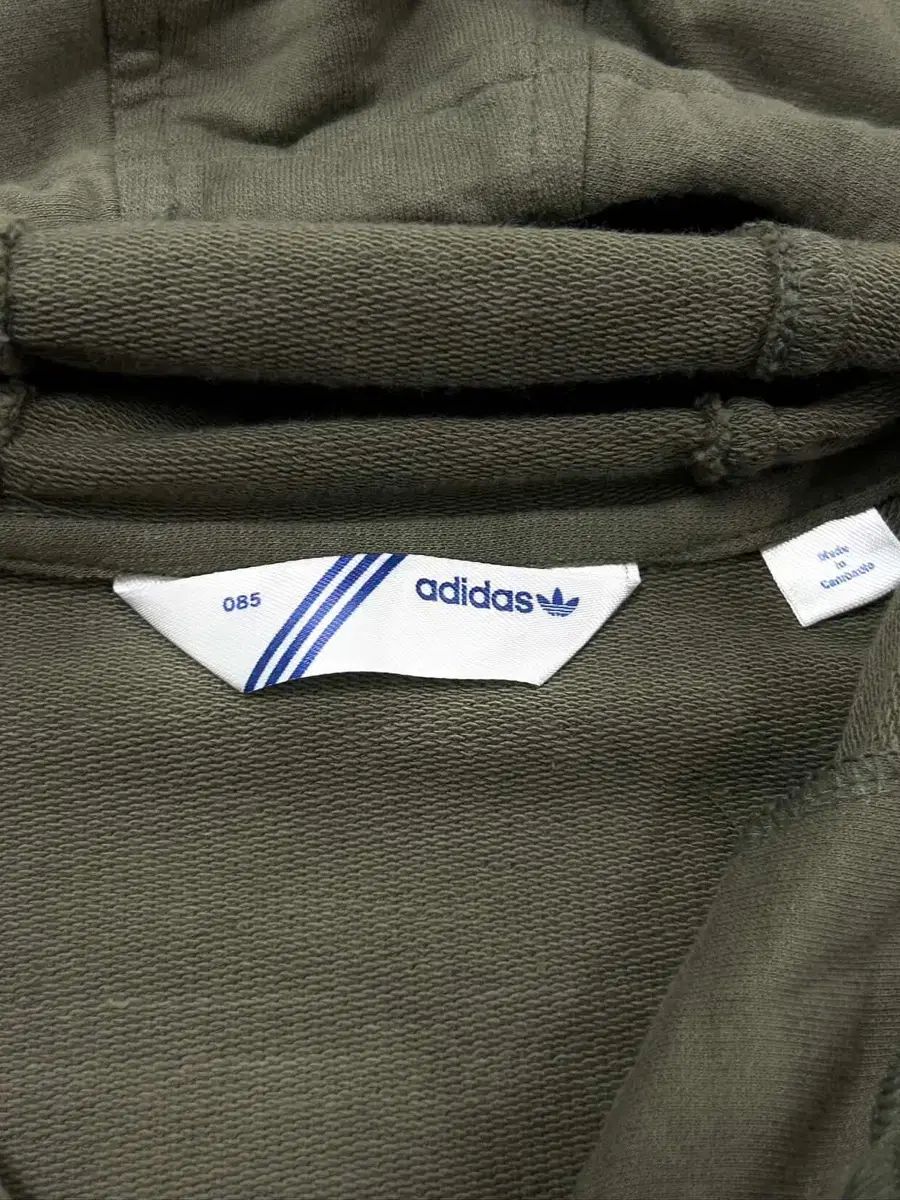 アディダス ビックロゴ カーキ ピンク3本線 フードジップアップ パーカー トップス